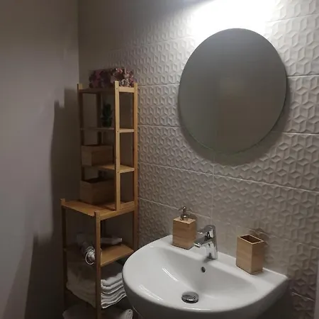 Mymara No3 Apartment